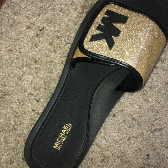 Micheal Kor slides - Picture 3 of 3